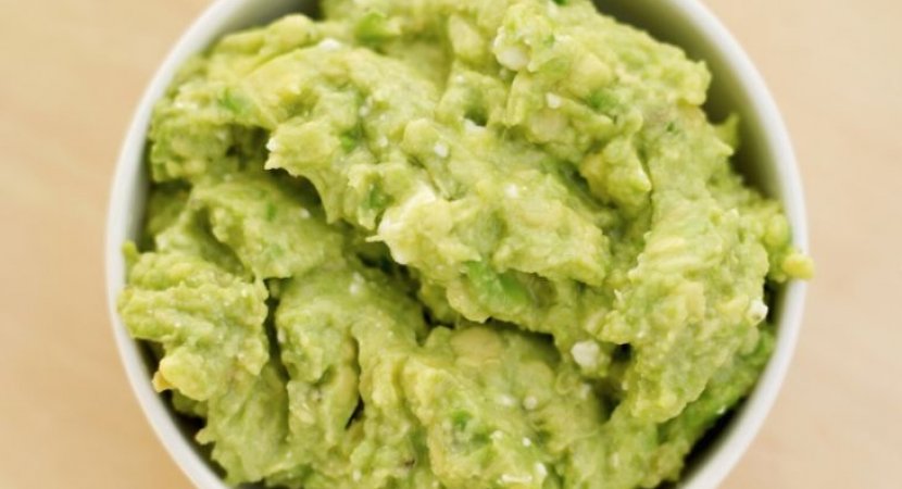 Opskrift: Guacamole med hytteost