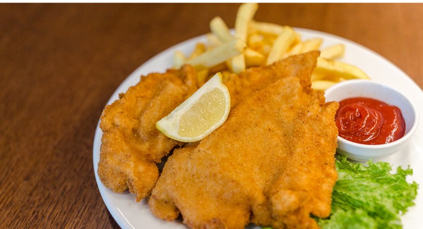 Schnitzel Pommes: Hvad er en schnitzel? Det skal du prøve!